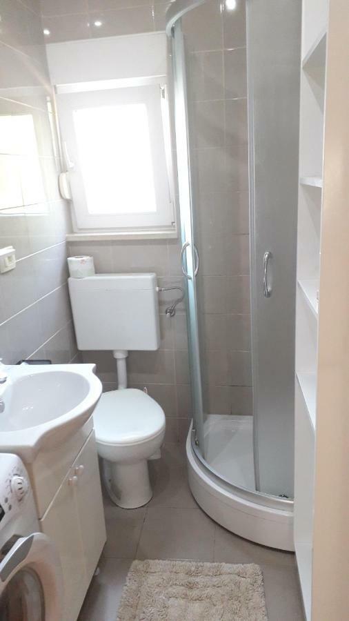 Apartmani Zilic Dugi Rat Eksteriør bilde