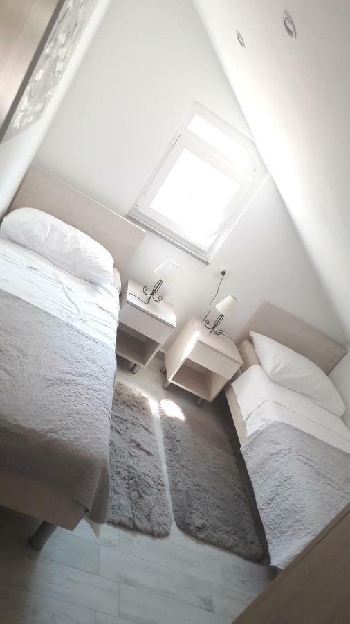 Apartmani Zilic Dugi Rat Eksteriør bilde